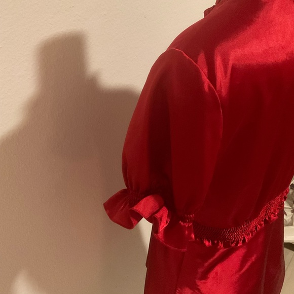 Willi Smith red ruffled blouse size small. - Picture 8 of 11